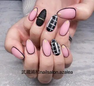 ネイル R inのネイルデザイン