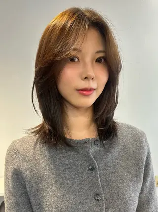 ミディアム カラー ヘアアレンジ レイヤーカット×髪質 改善🇰🇷シオリのヘアスタイル