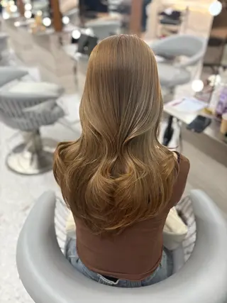 ロング カラー yui🎀ブリーチ なしベージュ／博多のヘアスタイル