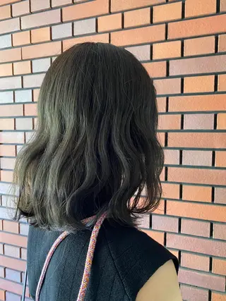 ミディアム カラー エイトウメダ 店長 稲尾友則のヘアスタイル