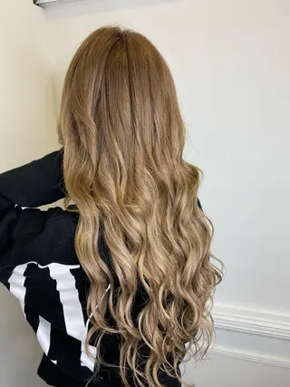 ロング カラー 🧡可愛い色落ち🧡 ハイトーン特化🧡のヘアスタイル