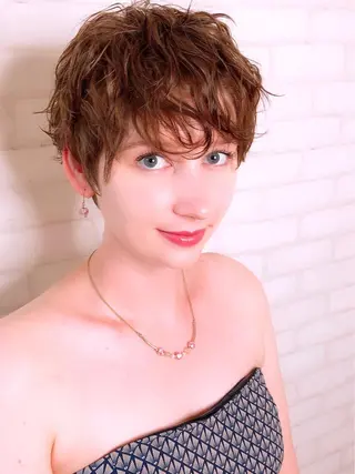 ショート アオガミ （前髪顔周りカット）のヘアスタイル