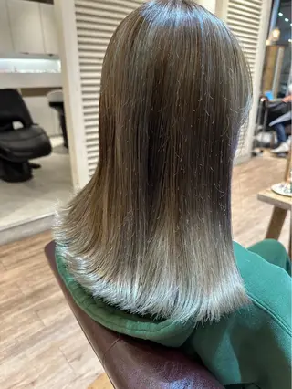 ミディアム カラー Hair's RooMのヘアスタイル