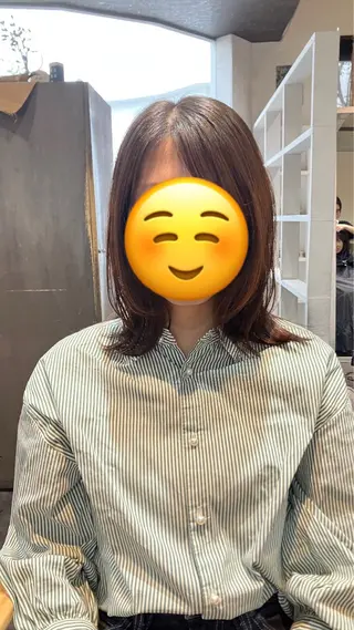 ミディアム 柴田 胡桃のヘアスタイル