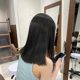 ミディアム カラー 垢抜け小顔レイヤー オリーブ/スミレのヘアスタイル