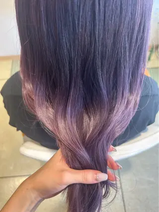 カラー momb 折戸結菜のヘアスタイル