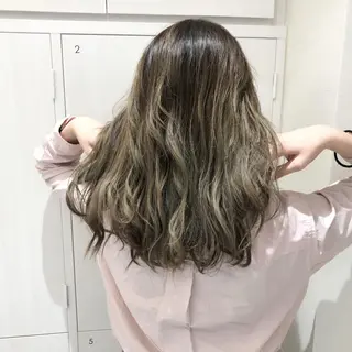 ロング カラー 三鷹で1番ショート ボブをカットする新谷のヘアスタイル