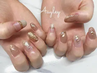 セミロング カラー ネイル Aayley アイリ―サロンのネイルデザイン