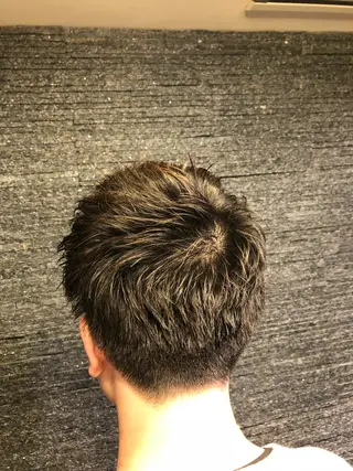 ショート パーマ メンズ 牧 颯斗のヘアスタイル