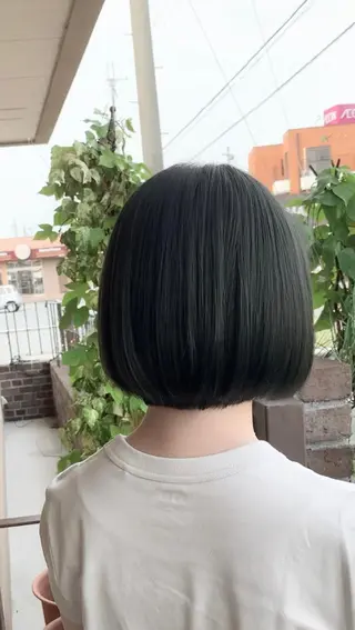 ショート リサ tonieのヘアスタイル