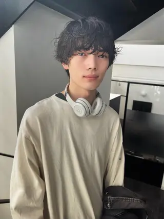パーマ メンズ 【センターパート】 ETO／江藤翼の眉毛・アイブロウイメージ