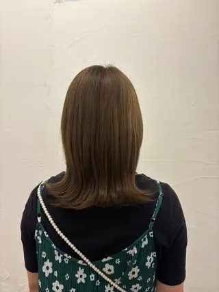 ミディアム カラー 吉岡 茉穂のヘアスタイル