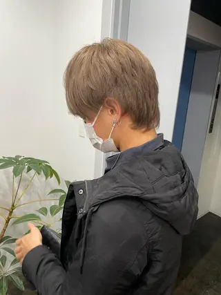 ショート カラー メンズ ミルクティー× グレージュMOMOのヘアスタイル