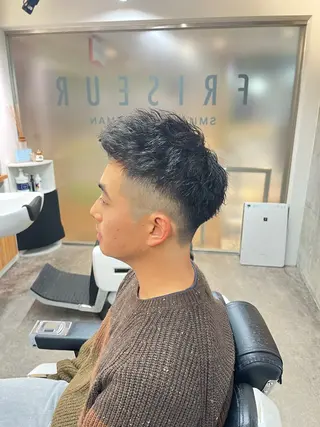 ショート パーマ メンズ 佐々木 優人のヘアスタイル