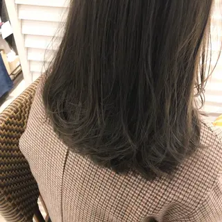ミディアム カラー 吉川 愛美李のヘアスタイル