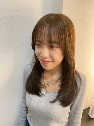 セミロング カラー 内田 穂乃香のヘアスタイル