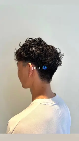 パーマ メンズ こがねざわみさき 🦭透明感カラーのヘアスタイル