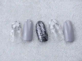 ネイル 長谷川 奈緒美のネイルデザイン