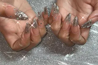 ネイル VIERU 🌈🎀💖のネイルデザイン