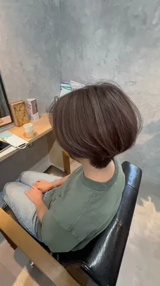ミディアム motoトップカラー リスト/ブリーチカラのヘアスタイル
