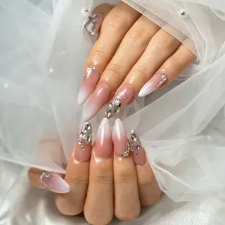 ネイル ルシイ🎀新宿長さ 出しパーツ専門店のネイルデザイン