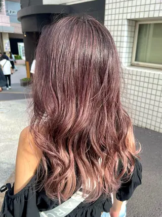 ロング カラー 吉野 瑳桜のヘアスタイル