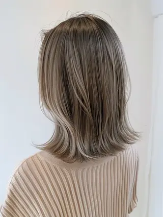 ミディアム ブリーチなしWカラー 超特化/YURAのヘアスタイル