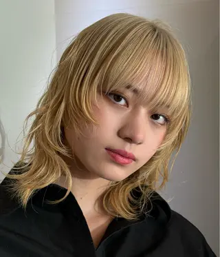 セミロング ハイトーン/アレンジ 🎀アオイ🎀のヘアスタイル