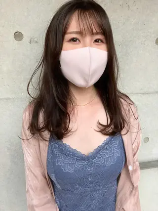 ロング カラー 顔まわりレイヤー デザインカットのヘアスタイル