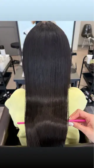 ロング ニシカワ ユズミのヘアスタイル