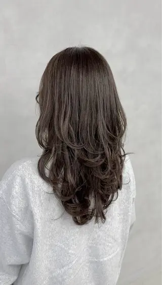 ロング カラー 大人レイヤー& 透明感カラー💄のヘアスタイル