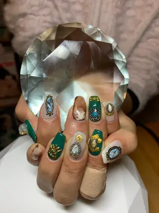 ネイル LAVISH nail salonのネイルデザイン