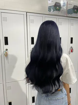 ロング 横浜🦋ハイトーン 🫐シャドウルーツのヘアスタイル