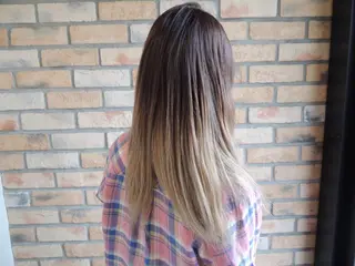 セミロング カラー 烏山 達也のヘアスタイル