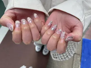 ネイル はばすみれ🎀ﾈｲﾙ 光ﾌｪｲｼｬﾙ ﾍｱのネイルデザイン