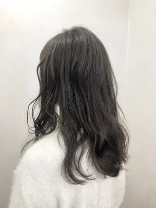 セミロング カラー 似合わせスタイル🪮 🌿まなべさとみ🌿のヘアスタイル