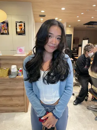 ロング うる艶レイヤーカット hinakoのヘアスタイル