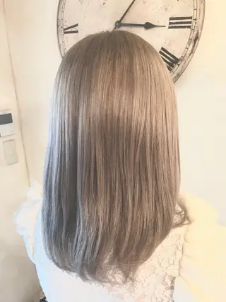ミディアム カラー 岩谷/ブリーチ 🪽透明感カラーのヘアスタイル