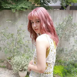 セミロング カラー ブリーチカラーが人気 onnuのヘアスタイル