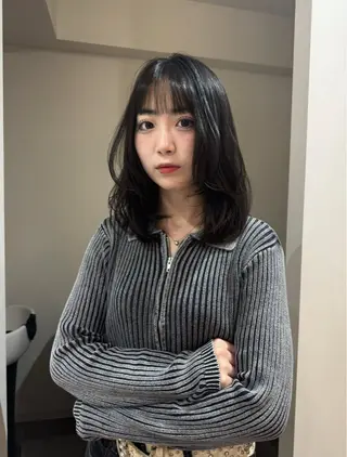 セミロング カラー 大人な抜け感レイヤー remi🖤のヘアスタイル