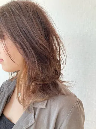 セミロング カラー PazRood 山下のヘアスタイル