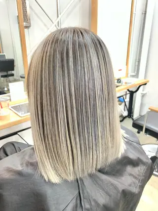 ミディアム カラー ヘアアレンジ ネイル マツエク・マツパ ブリーチ特化 / share 元太のヘアスタイル