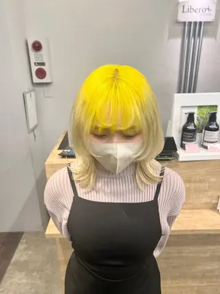 ミディアム カラー ブリーチ毛の縮毛矯正 ハイトーン/岡本智樹のヘアスタイル