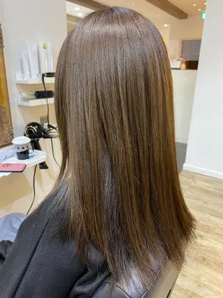 セミロング カラー Ashanti 磯崎のヘアスタイル