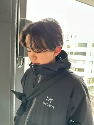 ミディアム メンズ 俵 知広のヘアスタイル