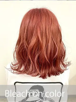 セミロング カラー PEQSS HAIRのヘアスタイル