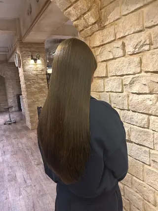 ロング カラー Mei /オリーブ カラー/アレンジのヘアスタイル