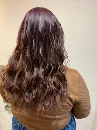 ロング カラー 蓮見  友里のヘアスタイル