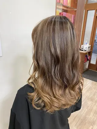 カラー SALOWIN栄 高須大貴のヘアスタイル