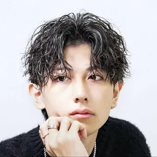 パーマ メンズ 成瀬スパイラル パーマ清水大隼のヘアスタイル